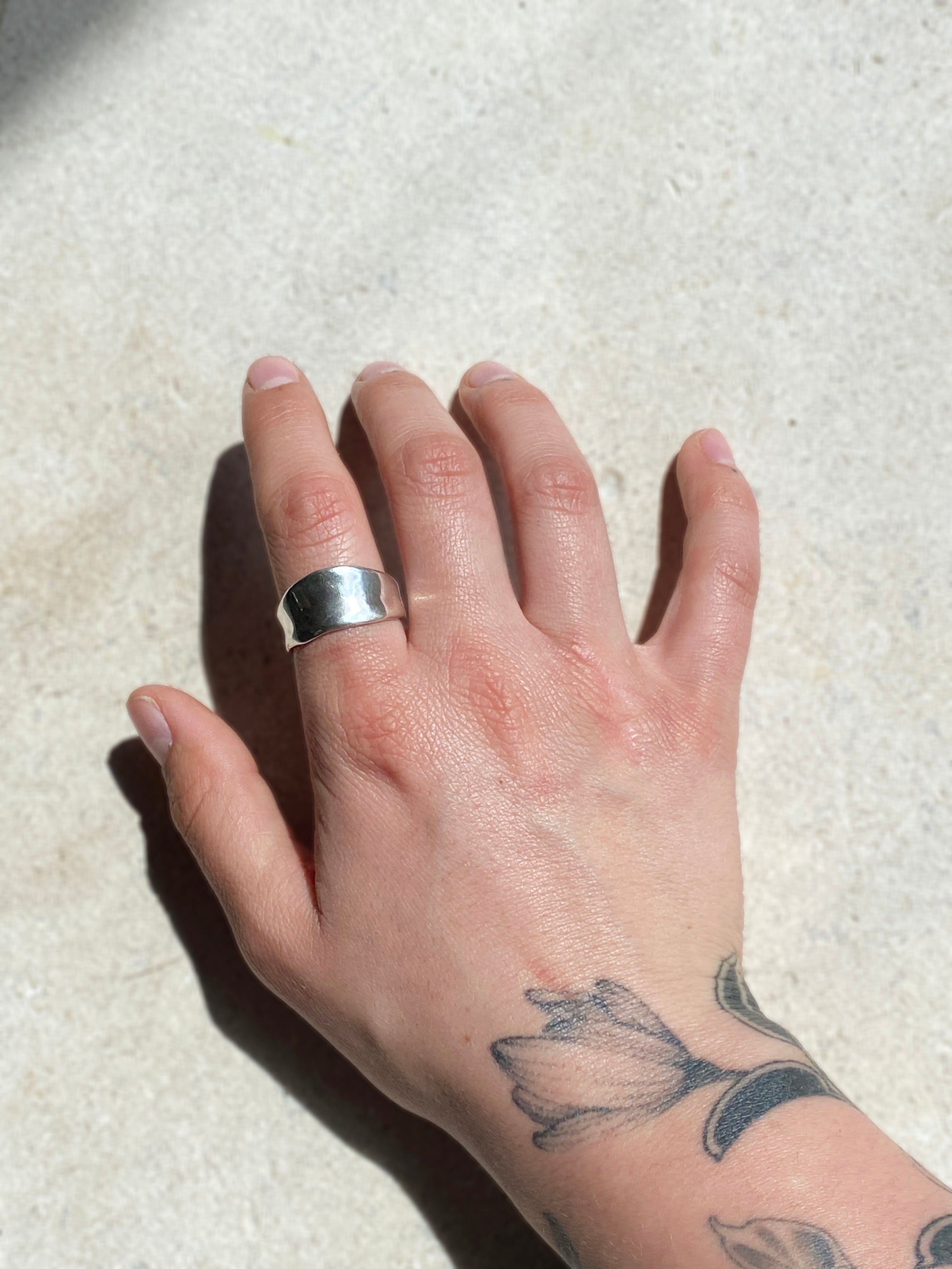 Vosso Tactile flowing Ring