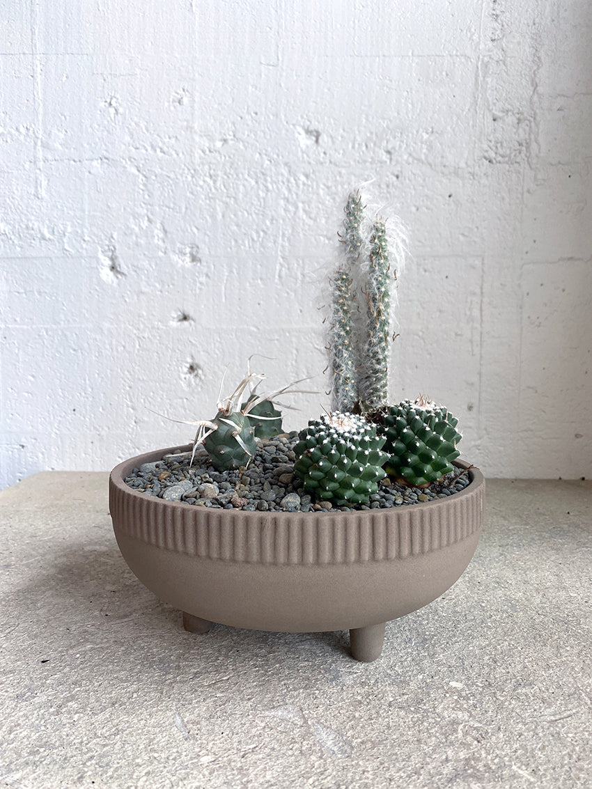 Kristina Dam Legged Pots