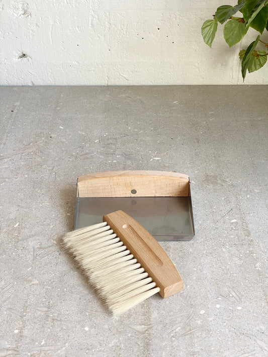 Table dustpan and brush