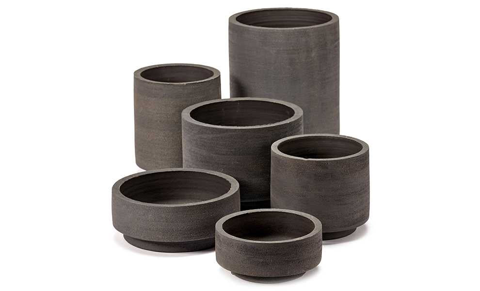 Cylinder black pot